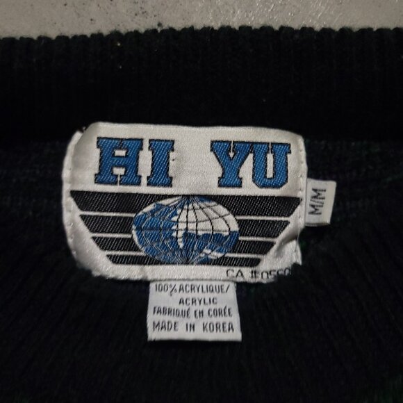 VINTAGE Hi-Yu Cable-Knit Sweater. - Picture 3 of 3